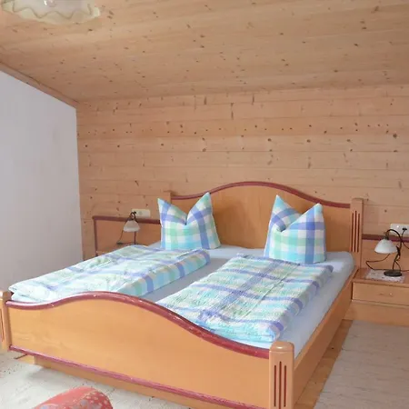 Haus Weirather Apartment *